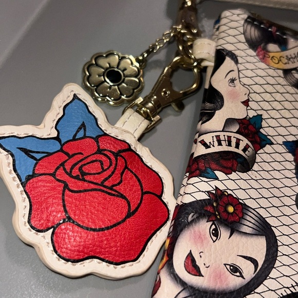 NEW Disney princess Ariel Belle SnowWhite Mulan Pocahontas Jasmine wallet makeup - Picture 6 of 17